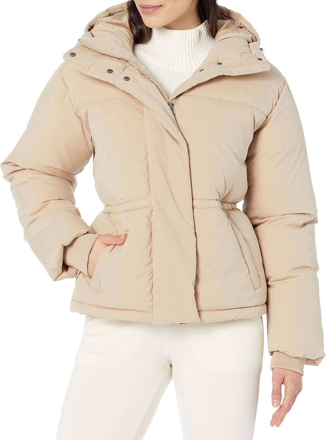 Amazon Essentials Women’s Short Waisted Puffer Jacket (Available in Plus Size)